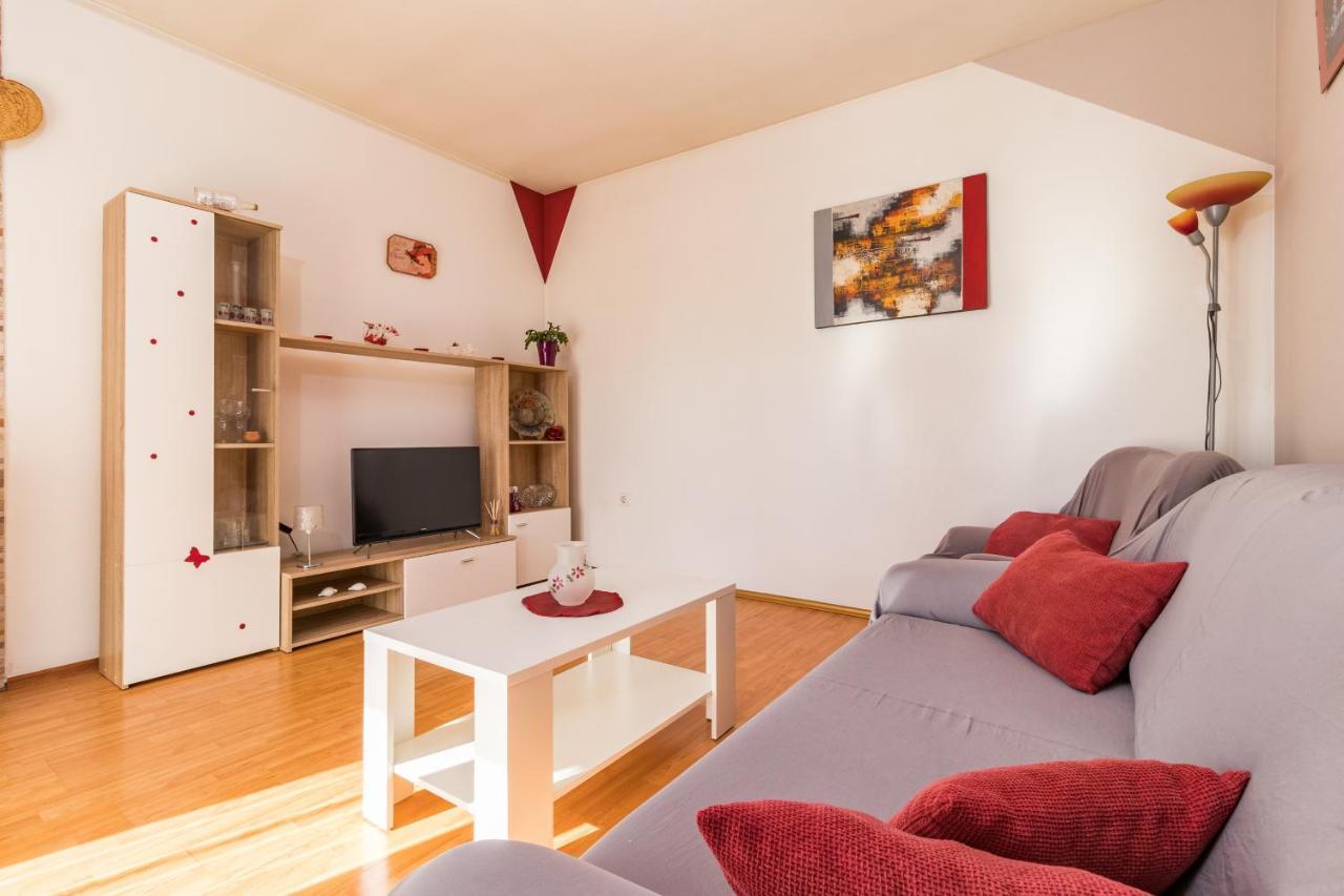 Valentina-no Groups Apartment *