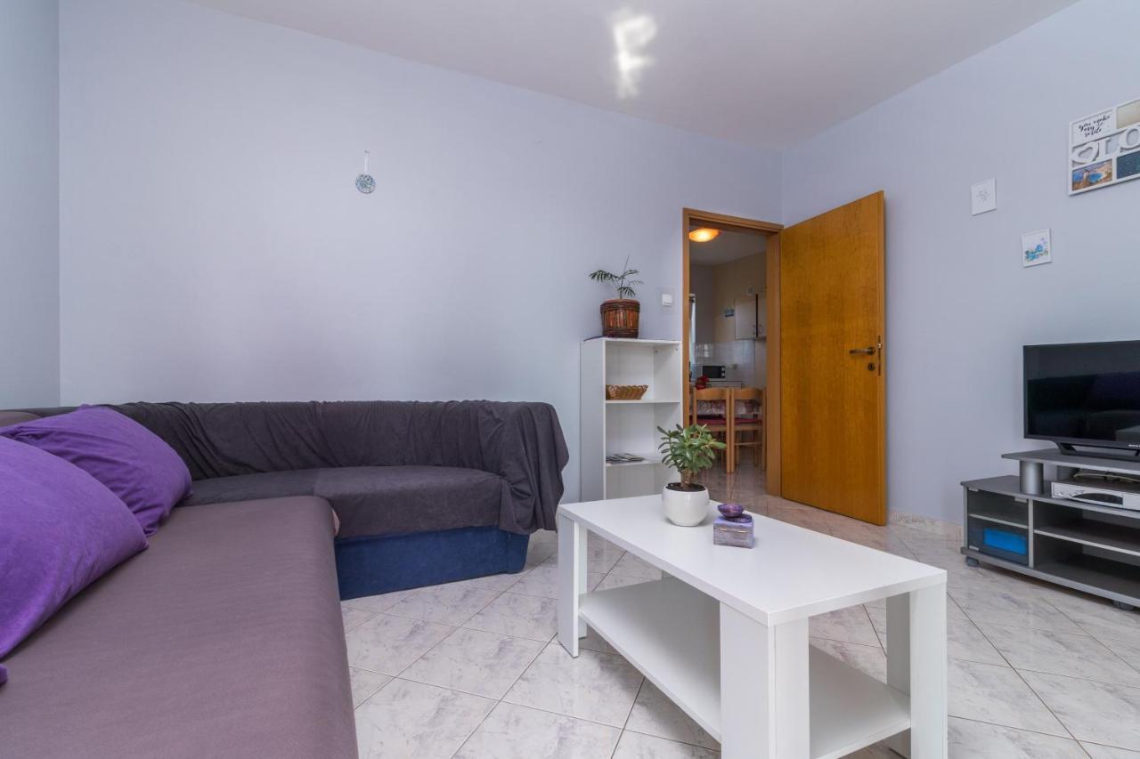 Valentina-no Groups Apartment Banjole